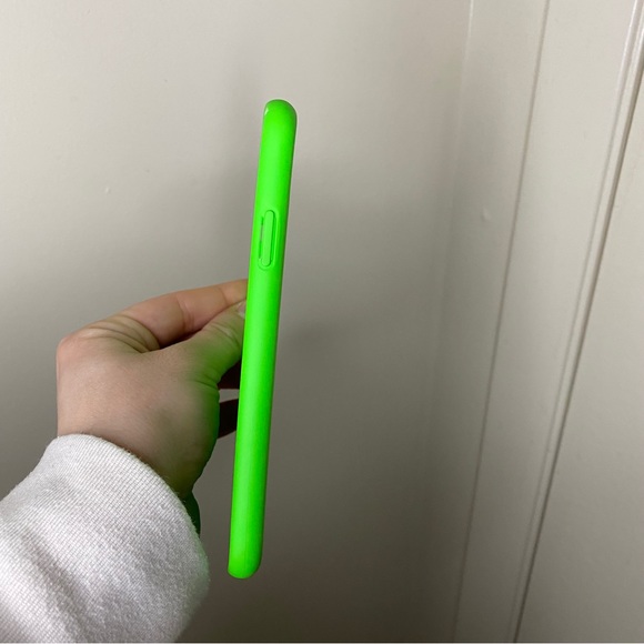 PRINCESS POLLY The Classic IPhone 11 Case Neon Green - Picture 8 of 9